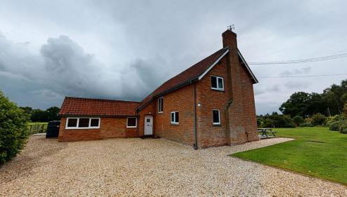 Woodlands Cottage - Photo 2