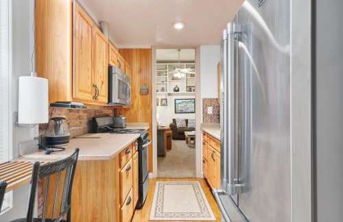 Walk to Water St and River Quaint Saugatuck Apt - Foto 5