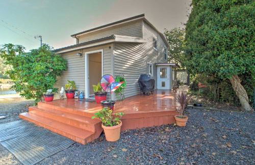 Waterfront North Bend Home 9 Miles into Town - Photo 2