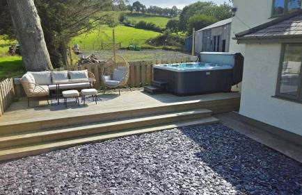 Cwm Uchaf Holiday Home, hot tub and horse view! - Photo 34