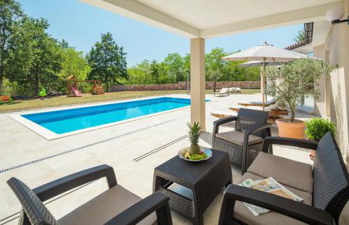 Awesome Home In Sveti Petar U Sumi - Photo 11