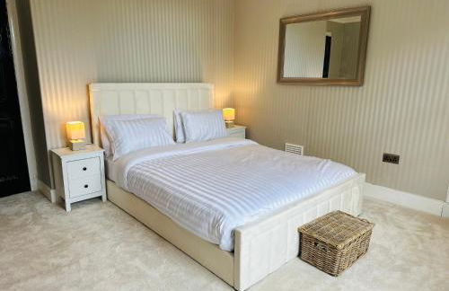 Red Roofs - 5BR Luxury - Large Gardens - EV Point - Near Edinburgh - Photo 26