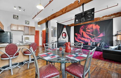 Beautiful 'Rose Themed' Loft Near Downtown Detroit apts - Foto 20