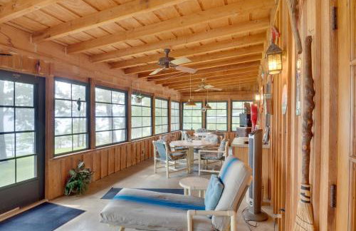 Beautiful Toledo Bend Retreat with Private Dock - Foto 21