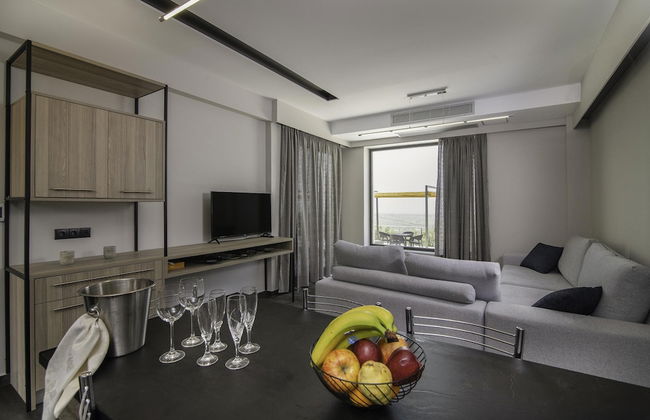 Serenity Suites Sea View 4 - Photo 12