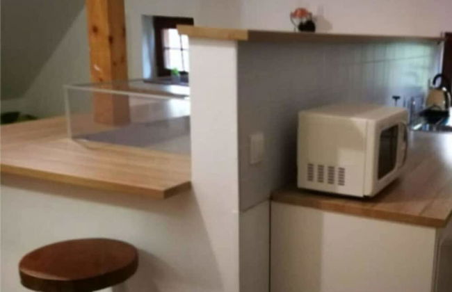 Inviting Villa With Warm Ambience - Photo 11