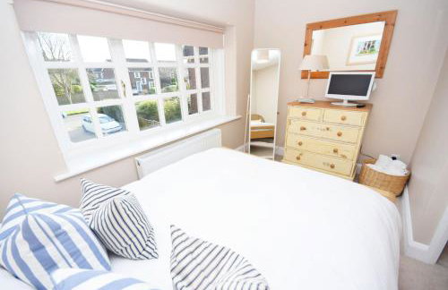 Seagull Cottage, Aldwick - Photo 17