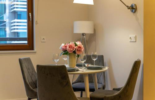 Wola Apartment - 9th Floor, Parking & Balcony - by Rentujemy - Foto 33