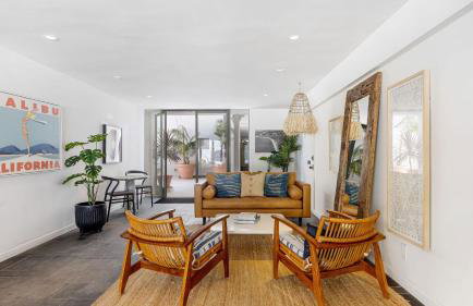 Oceanfront Gem w Balcony Pool Hot Tub Carbon Beach Access Bluewater Haven by AvantStay - Photo 20