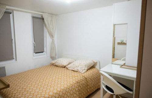 Plein cœur Historique de Caen - Quartier animé - au pied des boutiques, bars et restaurants - Photo 4