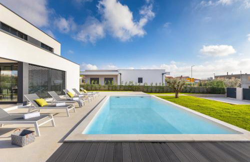 Amazing private villa with outdoor swimming pool in Vodnjan - Photo 40