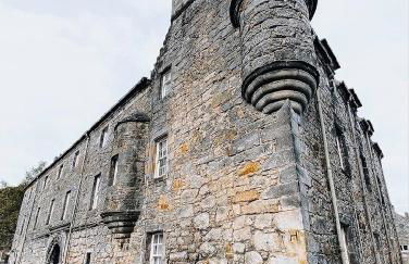 Menstrie Castle Stay - Foto 1