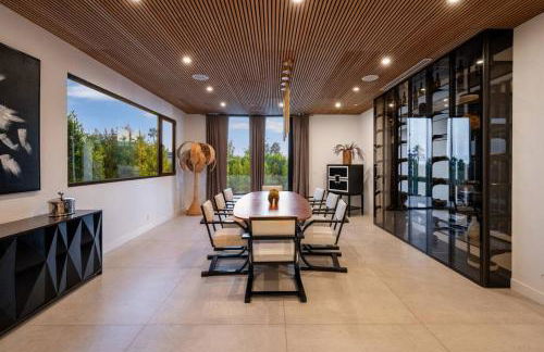 Luxury 6BR Beverly Hills Villa with Pool and Views - Photo 72