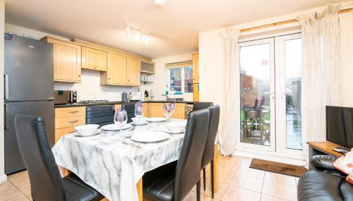 6 bed house with free secure parking & 3 bathrooms - Foto 3