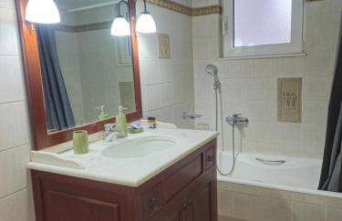 Grace and Harmony of Ancient Corinth - Foto 35