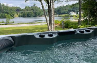 Luxe Modern Lakefront Oasis - Hot Tub, Sunset Views, Pet & Family Friendly! Close to UMF! - Foto 3