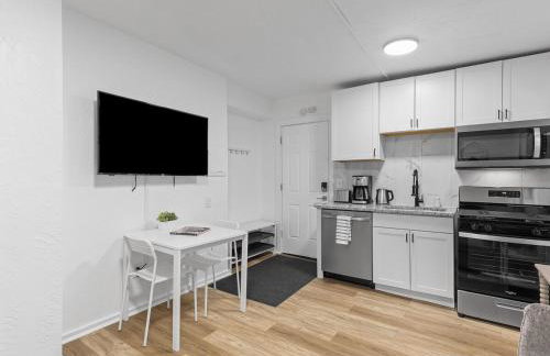 Lawrenceville Central !4 Quiet and Stylish One Bedroom Apartment with Free Street Parking - Foto 7