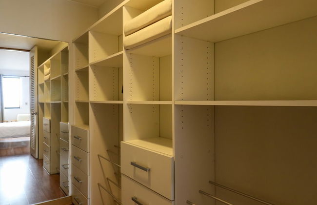 w Picturesque 2BR at Malecon - Photo 58