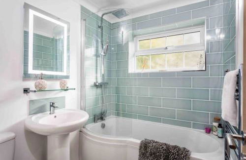 Lilliput Hideaway 5 mins from Sandbanks Beach - Photo 11