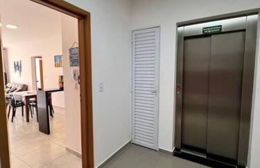 Apê 212 - Piscina, Churrasqueira, 2 Quartos a 600m da Orla Central - Foto 22