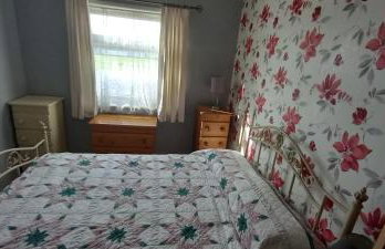 3 Bed Chalet - Sleeps 6 - Parking - Garden - Wifi - Foto 9