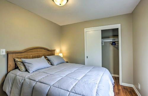 6 Mi to Old Market Home with BBQ-Ready Patio! - Foto 14