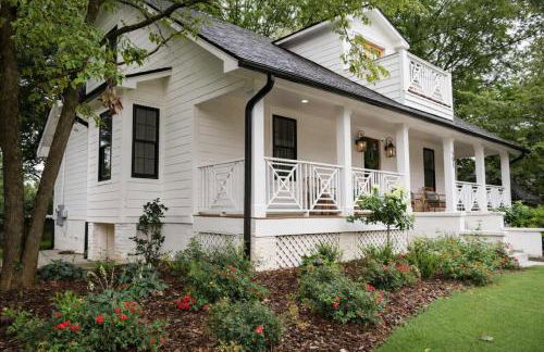 Speakeasy Family Retreat with Skyline Views - Foto 22