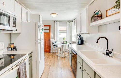 Pet-Friendly Watertown Home about 1 Mi to Downtown! - Foto 8