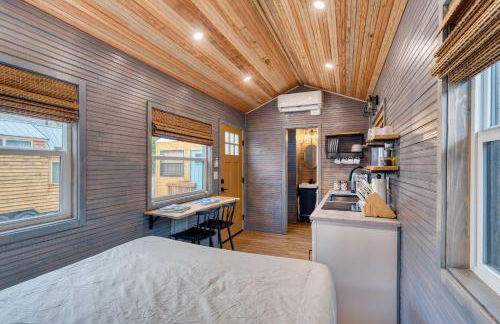 Stay Portland - Restored Farmhouse & Backyard Tiny House Village - Photo 11