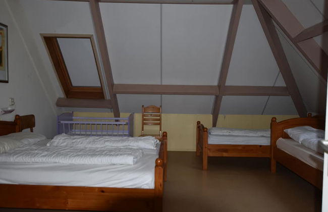 Authentic Farmhouse in Pingjum With Hot Tub - Photo 6