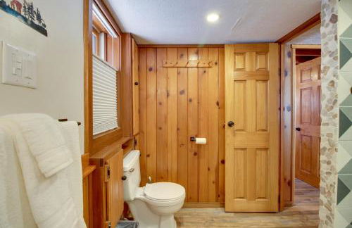 Away at Moose Bay Breezy Point Gem with Game Room - Foto 17