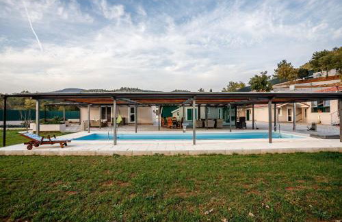Torine - Capacious Holiday Home in Neorić with Heated Swimming Pool - Foto 41
