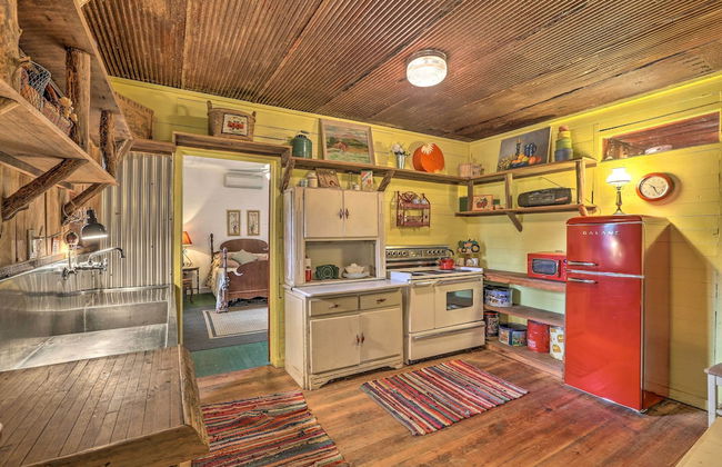 Rustic Cabin in the Woods: 2-acre Fishing Pond - Foto 13