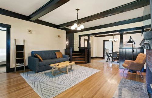 Quaint South Hill Home w Luxury King Bed and Wifi - Foto 1