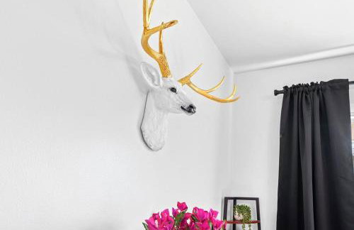 Comfort, Fun, & Charming - 5BR Oasis with Pool - Foto 21