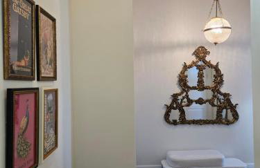 The Luxe Building- 2 Bedroom Apartment in Metropolis - Photo 40