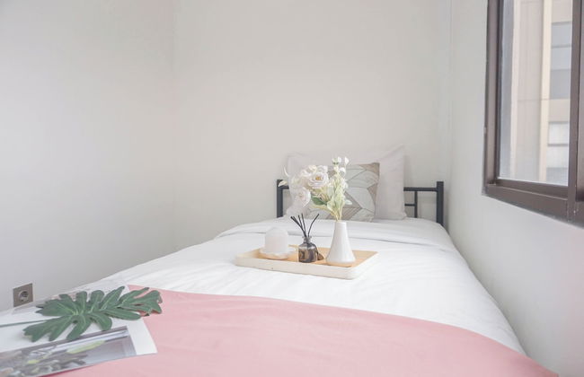 Comfy And Homey 2Br Transpark Cibubur Apartment - Foto 7