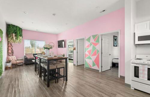 Unit 106 Stylish Condo with Free Parking and Close to Downtown - Foto 40