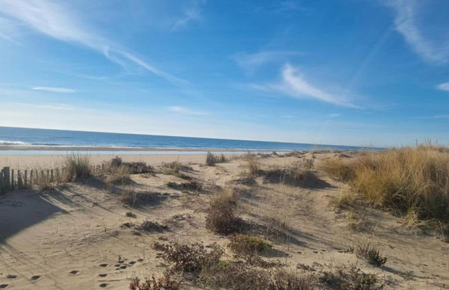 Cozy Coastal Home w/ Terrace - Foto 19