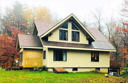 Beautiful Two-Bedroom Cabin Rental Set in the Forests of the Berkshires, Massachusetts - Foto 20
