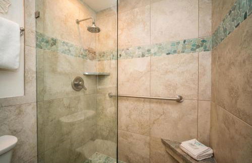 Kuleana 409 Oceanfront 1 bedroom 1 bath condo 1 Condo by RedAwning - Foto 34