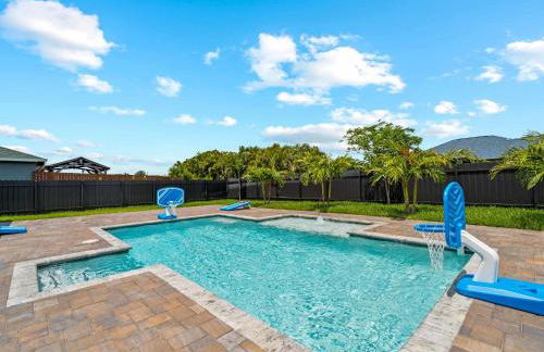 Brand-New - Contemporary Gem-Pool Game Room BBQ - Foto 33