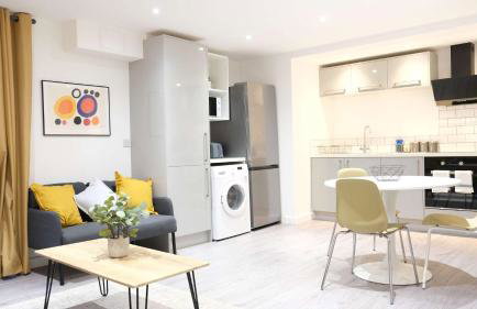 Lovely 2 Bed Apartment w Garden near Northampton - Photo 15