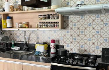 ESPAÇO PÉROLA GUANABARA, 70 Metros do Mar, 4 Suítes independentes COM AR, Área Gourmet Integrada com Piscina,Churrasqueira, 900 Metros de CASTELHANOS, ideal para FAMÍLIAS E AMIGOS - Foto 53