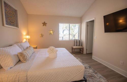 Huge Oceanside Private 2BR Apartment-Pool-Gym-Spa - Photo 9