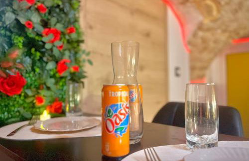 Secret LoveRoom - SpaBalnéo, Lit King Size, CLIM, Chic, calme et discret, 2 personnes - Foto 35