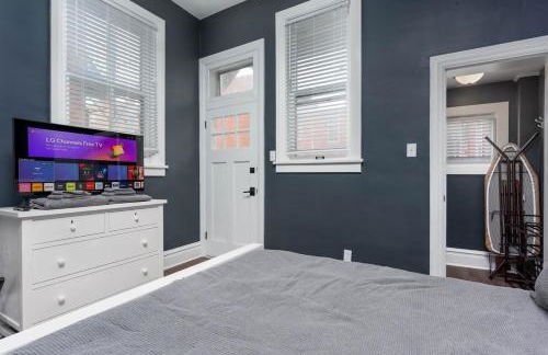 Flats on Front - Riverfront Gem Fast Wi-Fi 1F - Foto 29