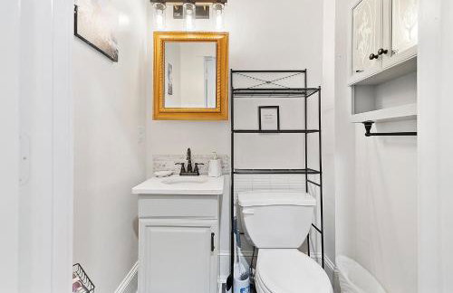 Main Line Manor 3BR with King Beds & Patio & Backyard - Foto 22