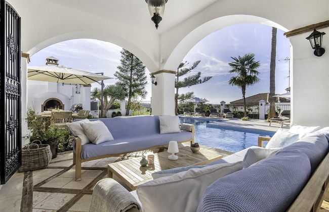 Super Villa Near Beach with Heated Pool - Foto 20