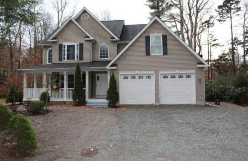 Luxury 4 bedroom house in Pocono Mountains with Hottub in Golf Course Near Lake - Foto 35